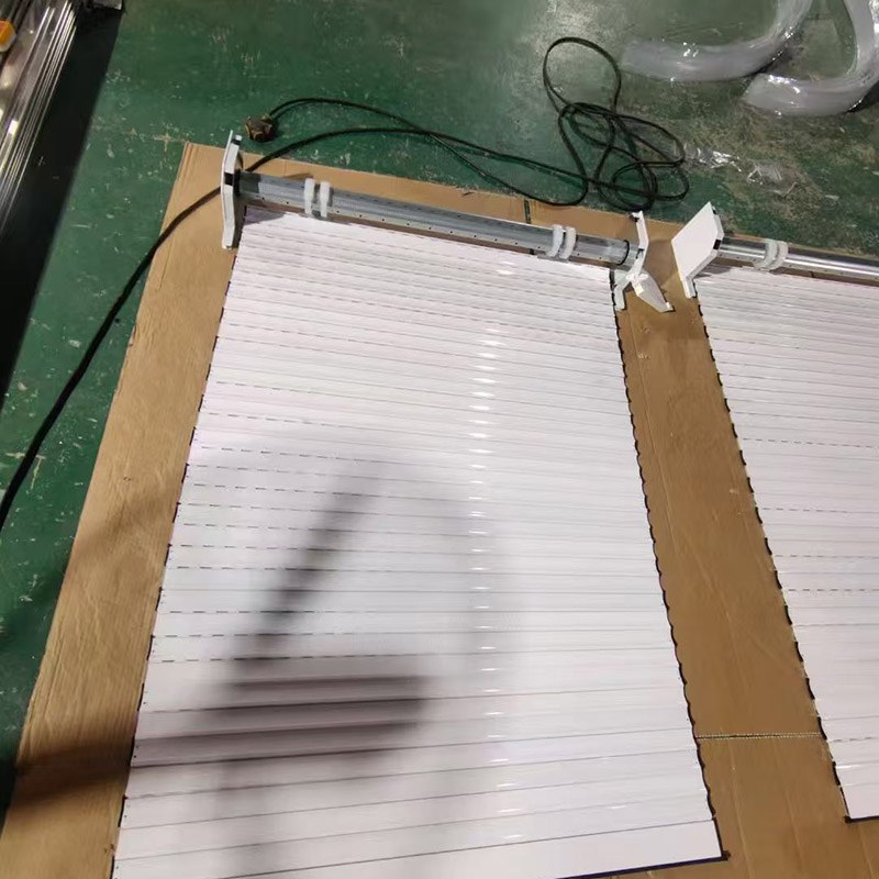 Elölre szerelhető redőnyök