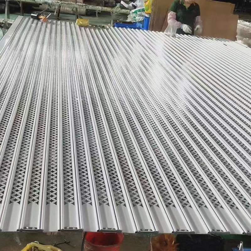 Könnyű garázs redőnykapuk